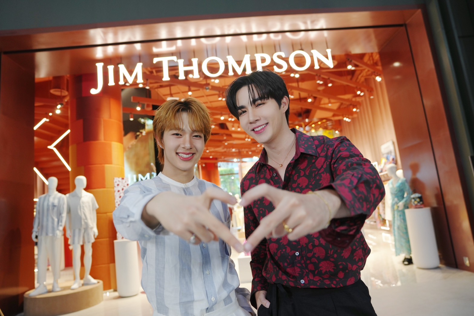 ข่าวภาษาอังกฤษ - Jim Thompson X Zee Nunew Launch Event –  A Star-Studded Fashion Spectacle