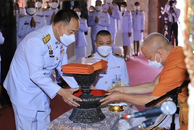 ราชการ, รัฐวิสาหกิจ - กรมพัฒนาฝีมือแรงงาน อัญเชิญผ้าพระกฐินพระราชทาน ทอดถวาย ณ วัดพระธาตุช้างค้ำวรวิหาร จังหวัดน่าน