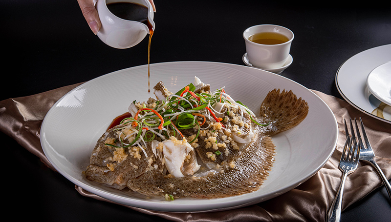 ข่าวอาหาร, เครื่องดื่ม - Wah Lok Dish of the Month Live Turbot from France