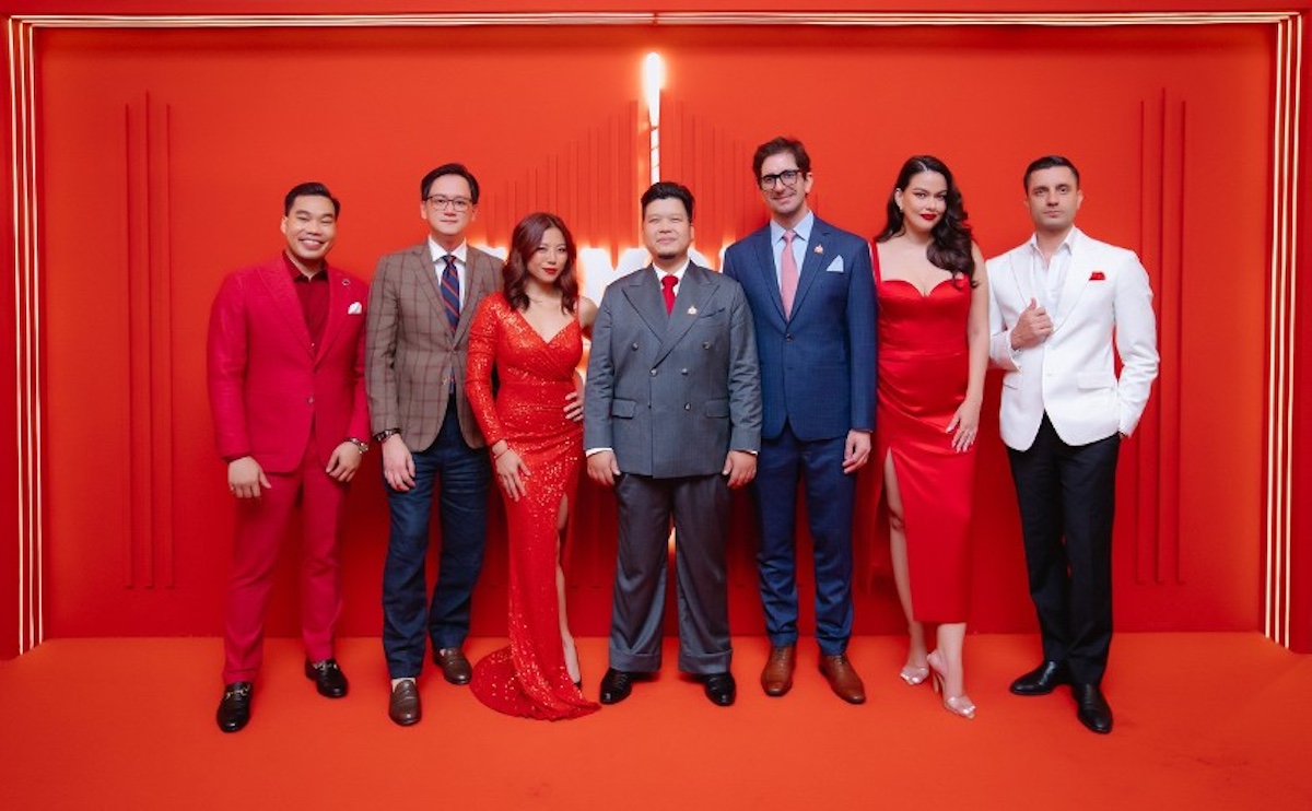 ภาษาอังกฤษ - CAMPARI RED HANDS THAILAND 2024