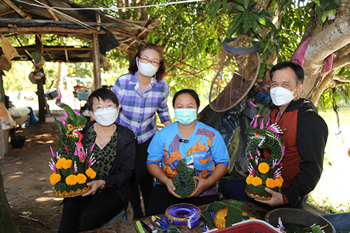 ราชการ, รัฐวิสาหกิจ - รมว.เฮ้ง ส่ง ?โฆษก? เยี่ยมกลุ่มบายศรีบึงกาฬ สร้างอาชีพเสริม รับนักท่องเที่ยวสายมู