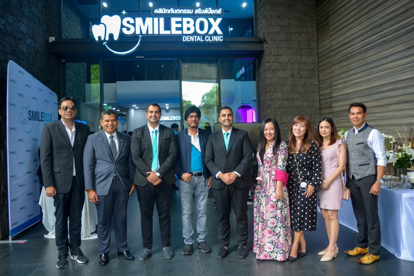 ข่าวสุขภาพ - คลินิกทันตกรรม SmileBox Dental Clinics ขยายสาขาใหม่ SmileBox Thonglor Branch ทองหล่อ-สุขุมวิท ครอบคลุมทุกบริการด้วยทีมทันตแพทย์ผู้เชี่ยวชาญ