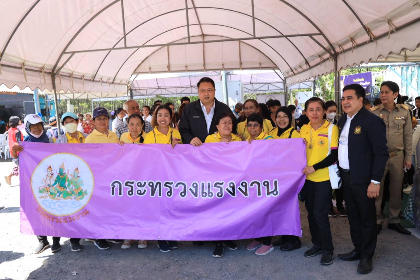 ข่าวราชการ, รัฐวิสาหกิจ - รมว.สุชาติ ร่วมคณะ นายก ลงภูเก็ต เร่งบรรจุงาน ? อัพสกิลกำลังแรงงาน ป้อนธุรกิจท่องเที่ยว