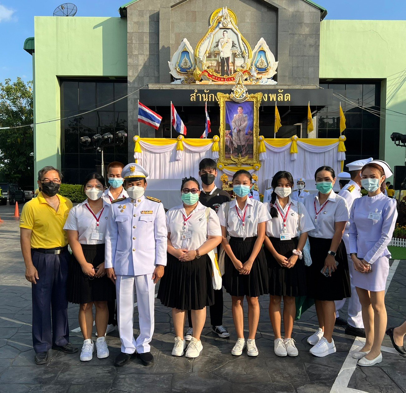 การศึกษา - โรงเรียนยันฮีบริบาล พร้อมด้วยนักเรียนยันฮีบริบาลร่วมทำบุญตักบาตร