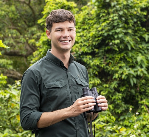 InterContinental Danang Sun Peninsula Resort?s Resident Zoologist, Anthony Barker, Wins WTN Tourism Hero Award