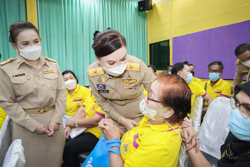 ราชการ, รัฐวิสาหกิจ - รมว.เฮ้ง ส่ง?ที่ปรึกษา?เปิดอบรมอาสาสมัครแรงงาน สร้างเครือข่ายขจัดยาเสพติดในสถานประกอบการ