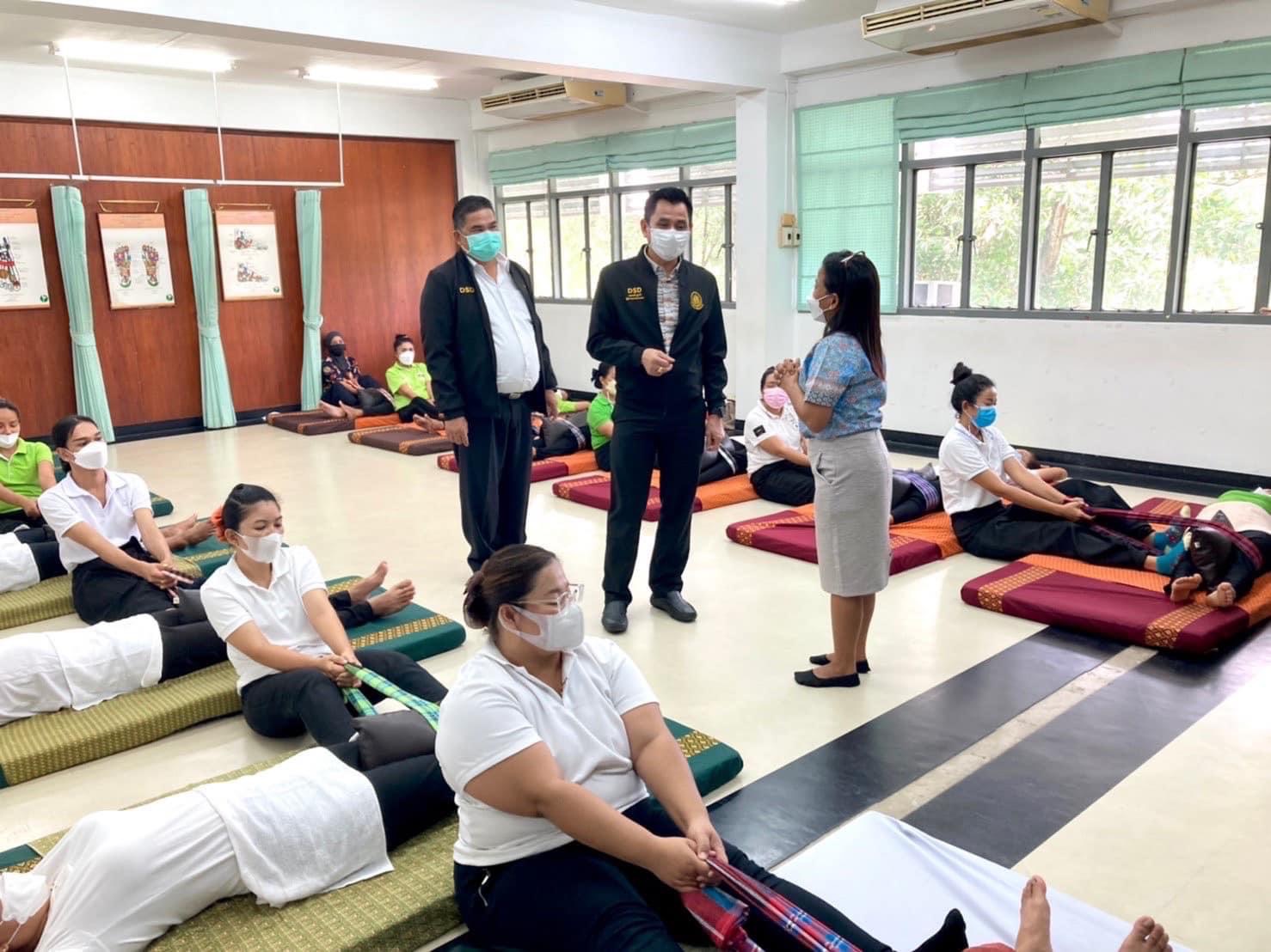 ข่าวราชการ, รัฐวิสาหกิจ -  นายสมชาติ สุภารี ผู้ตรวจราชการกรมพัฒนาฝีมือแรงงาน ตรวจติดตามผลการปฏิบัติงานของหน่วยงานในสังกัดกรมพัฒนาฝีมือแรงงาน ประจำปีงบประมาณ พ.ศ. 2565 