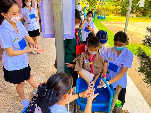 การศึกษา - คณะสาธารณสุขศาสตร์ สาขาวิชาอนามัยชุมชน ม.พะเยา ลงพื้นที่ส่งเสริมสุขอนามัยในโรงเรียน 